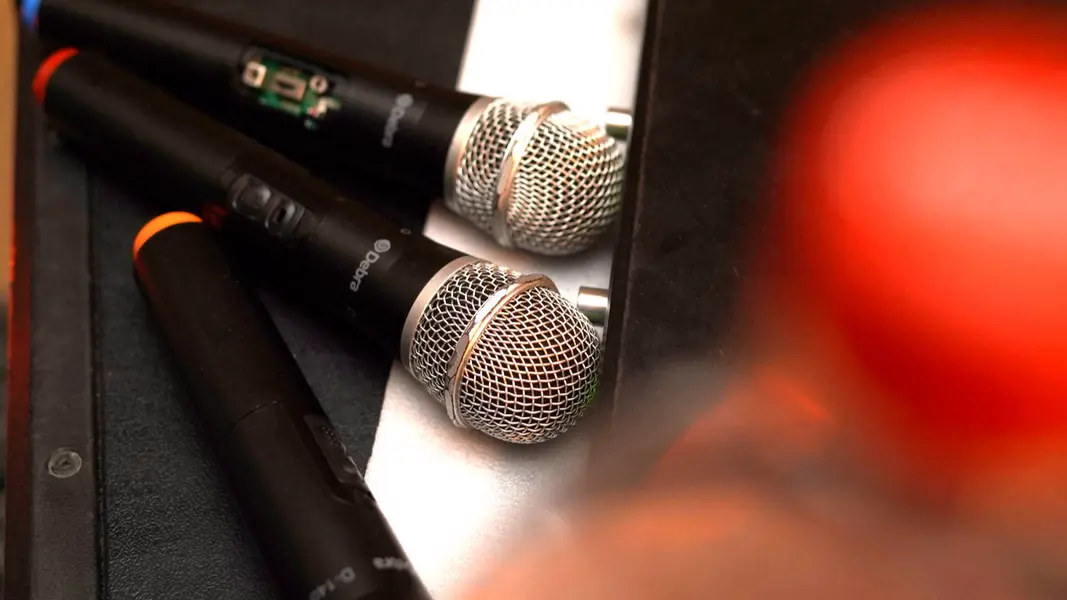 DJ na Wesele, Urodziny, Imprezę, Przyjęcie z karaoke i ekranem projekcyjnym- Bolesławiec, Lubań, Zgorzlec, Wrocław, WAŁBRZYCH, Legnica,  Lubin Dolnośląskie