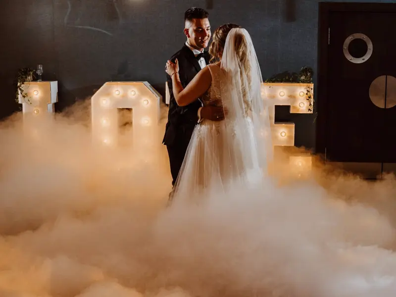 Ciężki Dym, Fontanny Iskier- DJ Agencja Imprezowa Kokos Bolesławiec, Legnica, Lubań, Złotoryja, Gryfów, Jelenia Góra, Zgorzelec, Nowogrodziec, Gromadka, Lubin, Polkowice, Nowa Sól, Jawor, Głogów (dodatki Weselne i inne tanio w pakiecie)