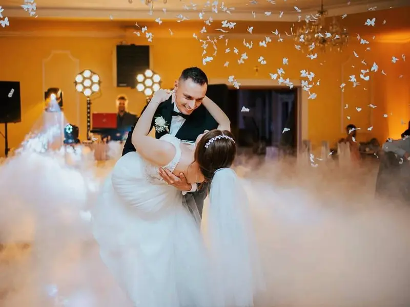 Ciężki Dym, Fontanny Iskier- DJ Agencja Imprezowa Kokos Bolesławiec, Legnica, Lubań, Złotoryja, Gryfów, Jelenia Góra, Zgorzelec, Nowogrodziec, Gromadka, Lubin, Polkowice, Nowa Sól, Jawor, Głogów (dodatki Weselne i inne tanio w pakiecie)