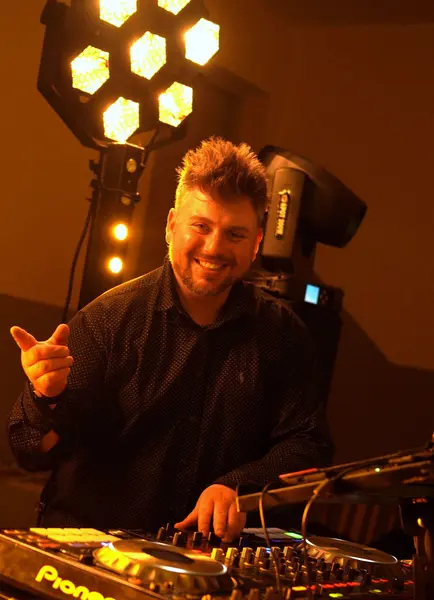 Dj Wodzirej na Wesele, Imprezę, Przyjęcie, Urodziny Dolnośląskie- Wrocław, Bolesławiec, Wałbrzych, Kłodzko, Leszno, Jelenia Góra, Złotoryja, Zgorzelec, Lubań, Gryfów (Najlepszy Dj w Regionie) 