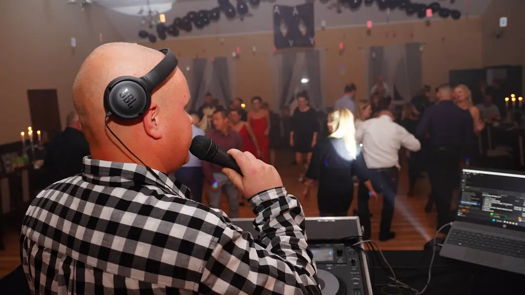 Dj Wodzirej na Wesele, Imprezę, Przyjęcie, Urodziny Dolnośląskie- Wrocław, Bolesławiec, Wałbrzych, Kłodzko, Leszno, Jelenia Góra, Złotoryja, Zgorzelec, Lubań, Gryfów (Najlepszy Dj w Regionie) 